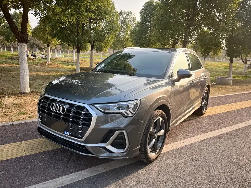Audi Q3 — фото 1