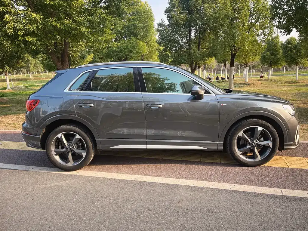 Audi Q3 — фото 10
