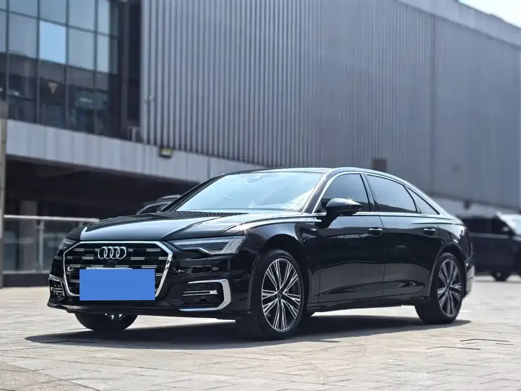 Audi A6L — фото 1
