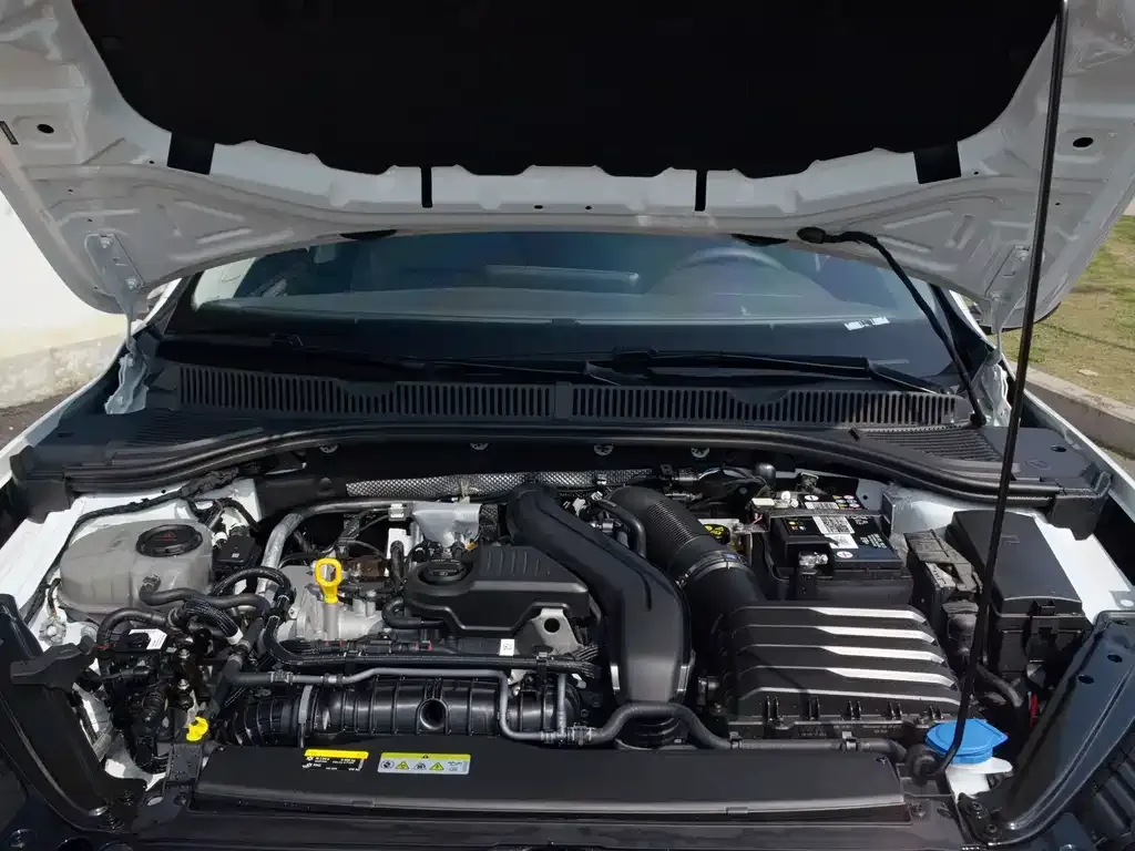 Volkswagen Sagitar 2024 из CN, фото 4