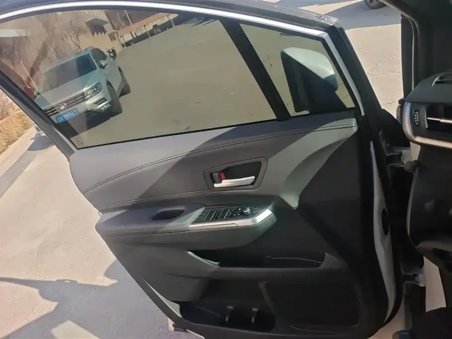 Toyota Sienna 2025 из CN, фото 4