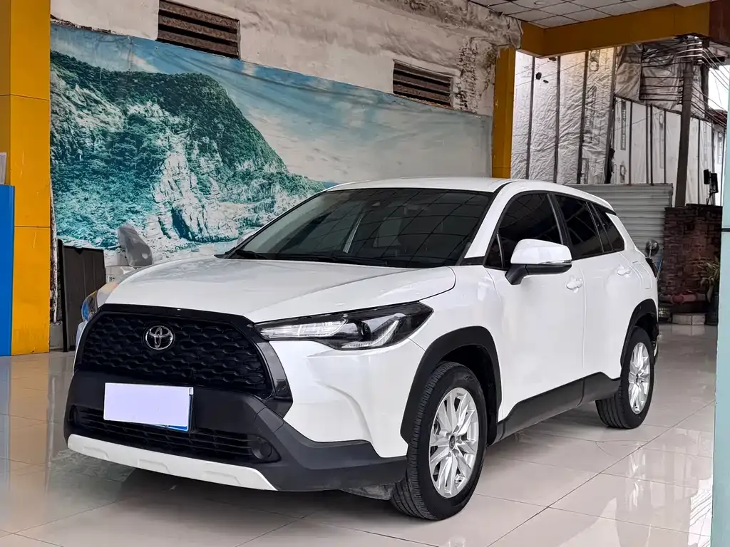 Toyota Corolla Cross — фото 1