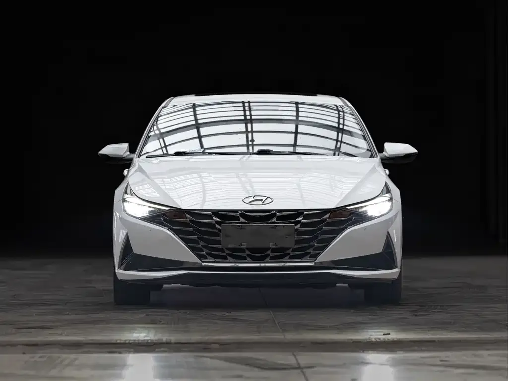 Hyundai Elantra 2022 из CN, фото 2