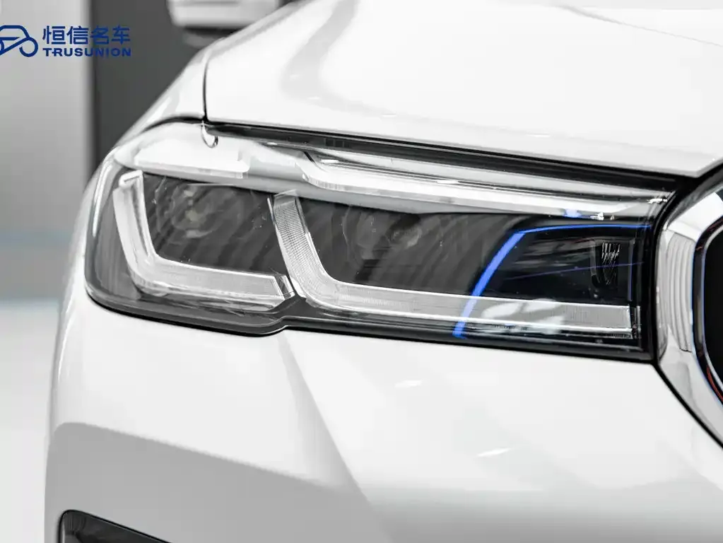 BMW 5 Series New Energy — фото 3