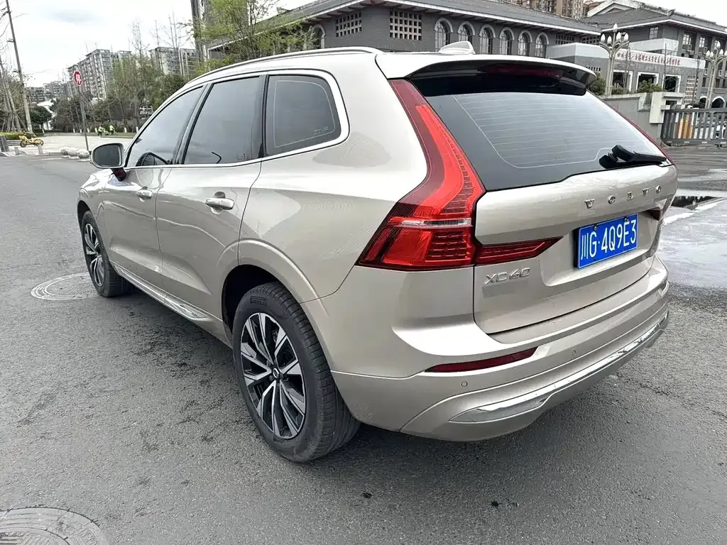 Volvo XC60 — фото 3