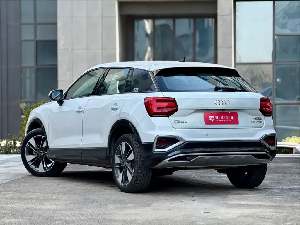 Audi Q2L — фото 3