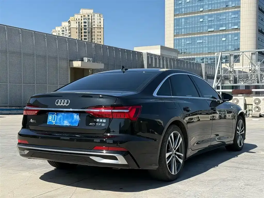 Audi A6L — фото 9