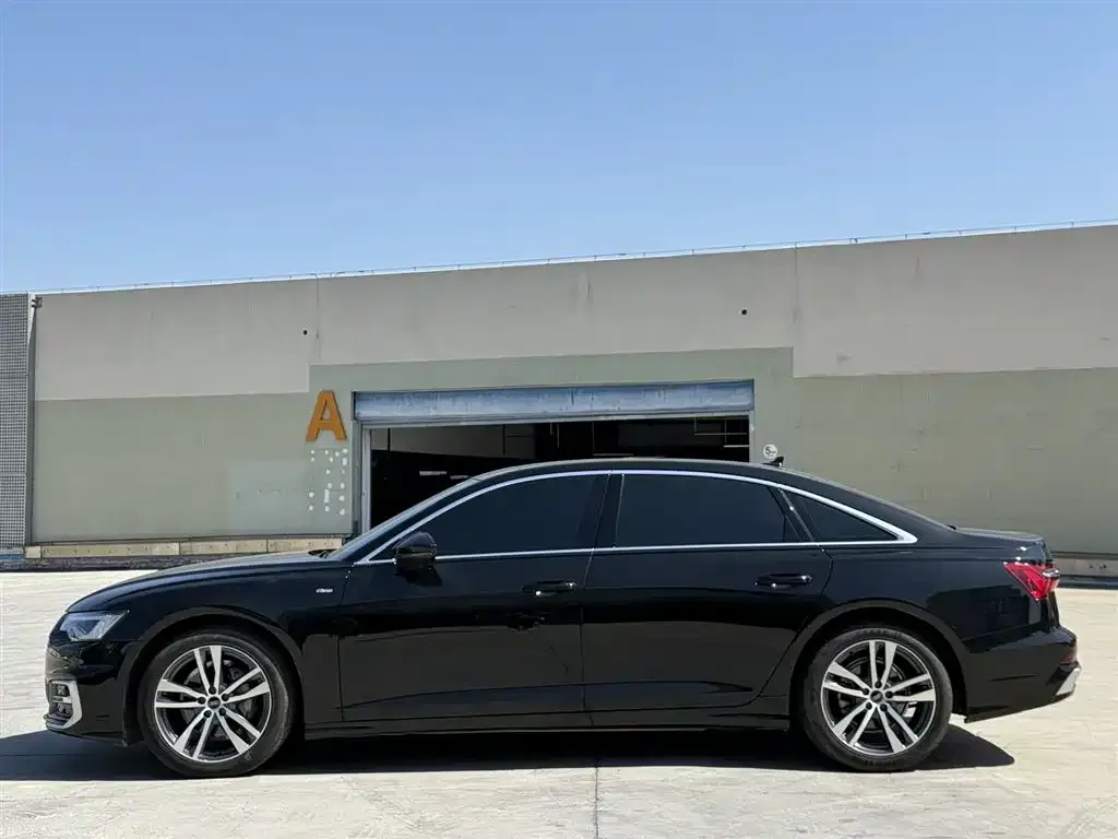 Audi A6L — фото 2