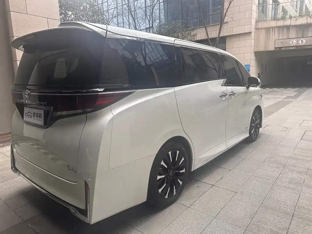 Toyota Vellfire 2023 из CN, фото 8