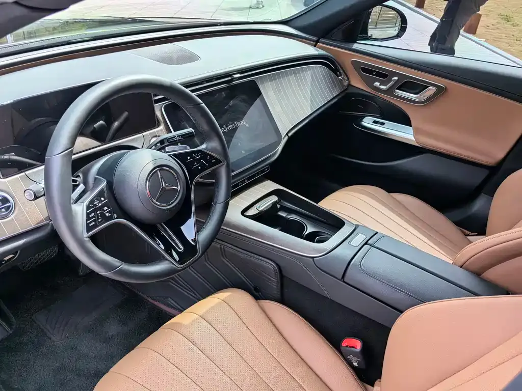 Mercedes-Benz E-Class — фото 5