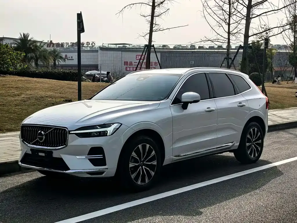Volvo XC60 2024 из CN, фото 1