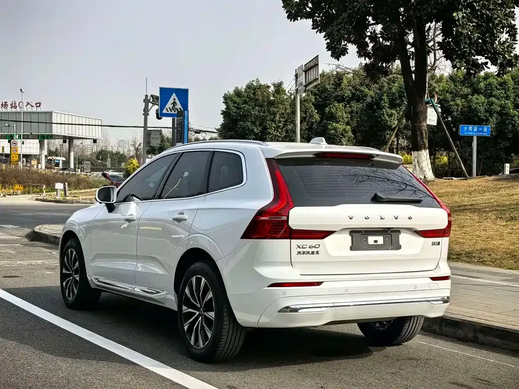 Volvo XC60 2024 из CN, фото 9