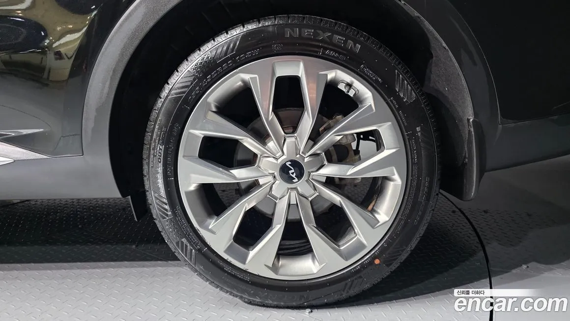 Kia Sorento — фото 9