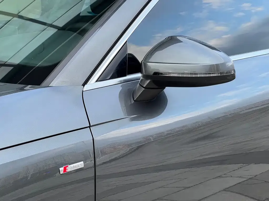Audi A4L 2021 из CN, фото 7