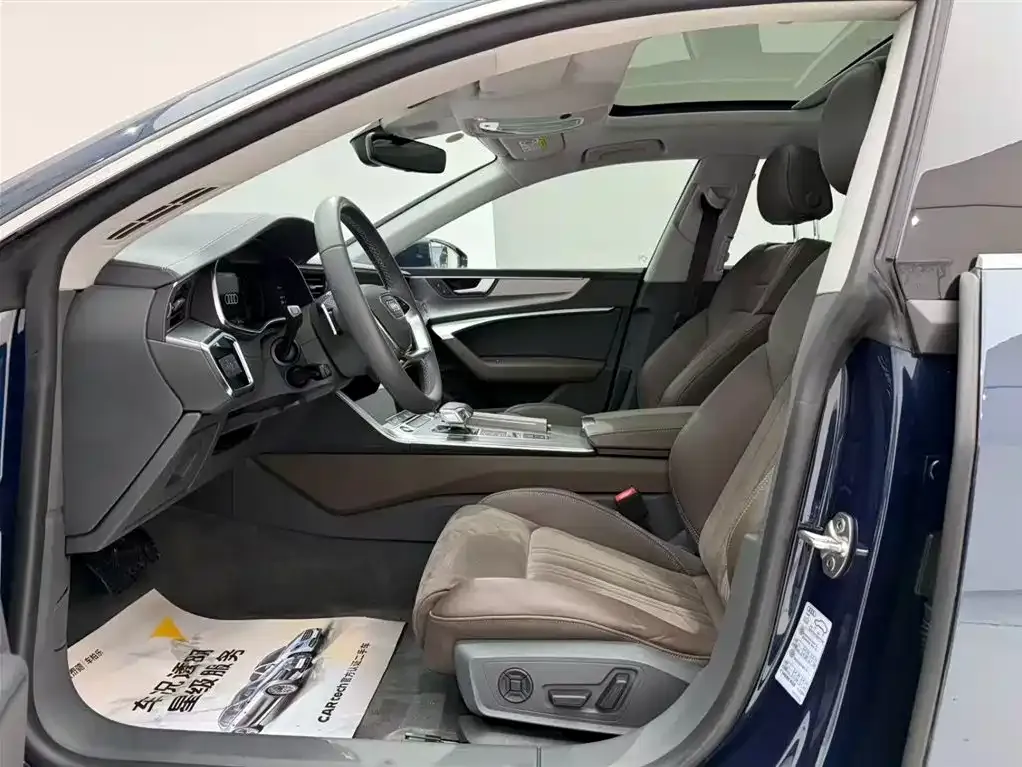Audi A7L 2023 из CN, фото 7