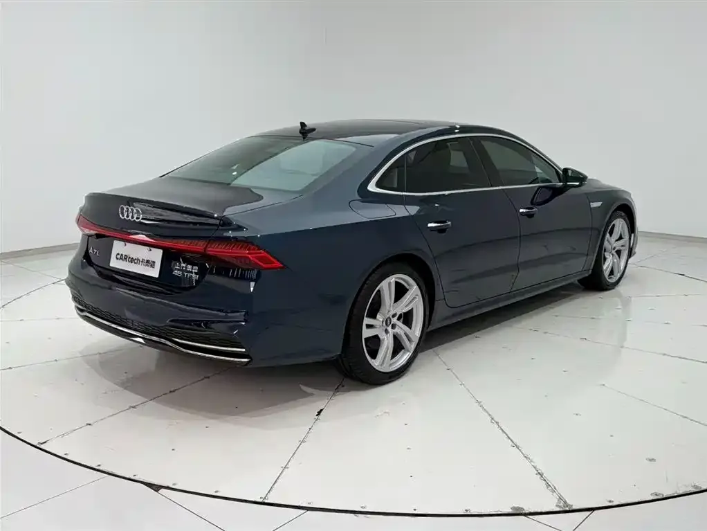 Audi A7L 2023 из CN, фото 3
