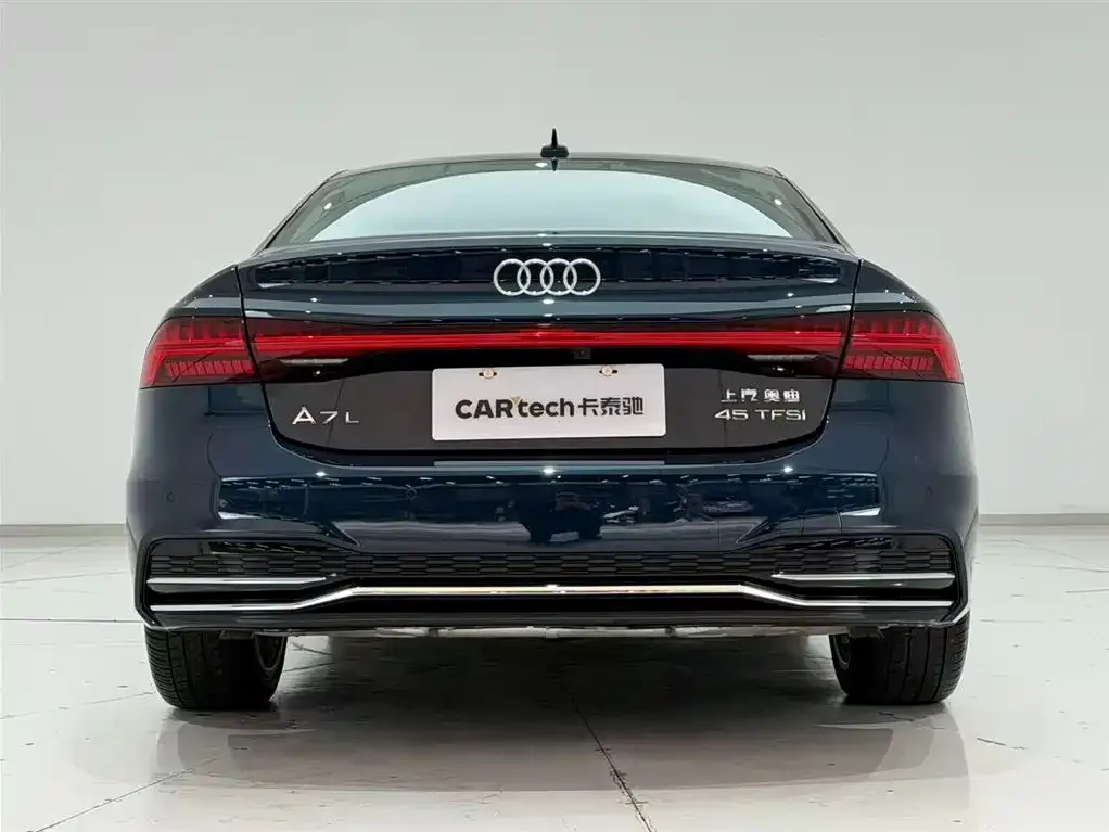 Audi A7L 2023 из CN, фото 2