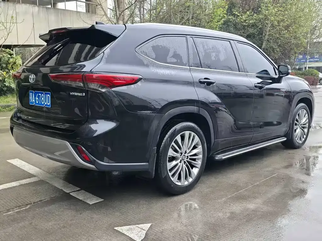 Toyota Highlander — фото 5