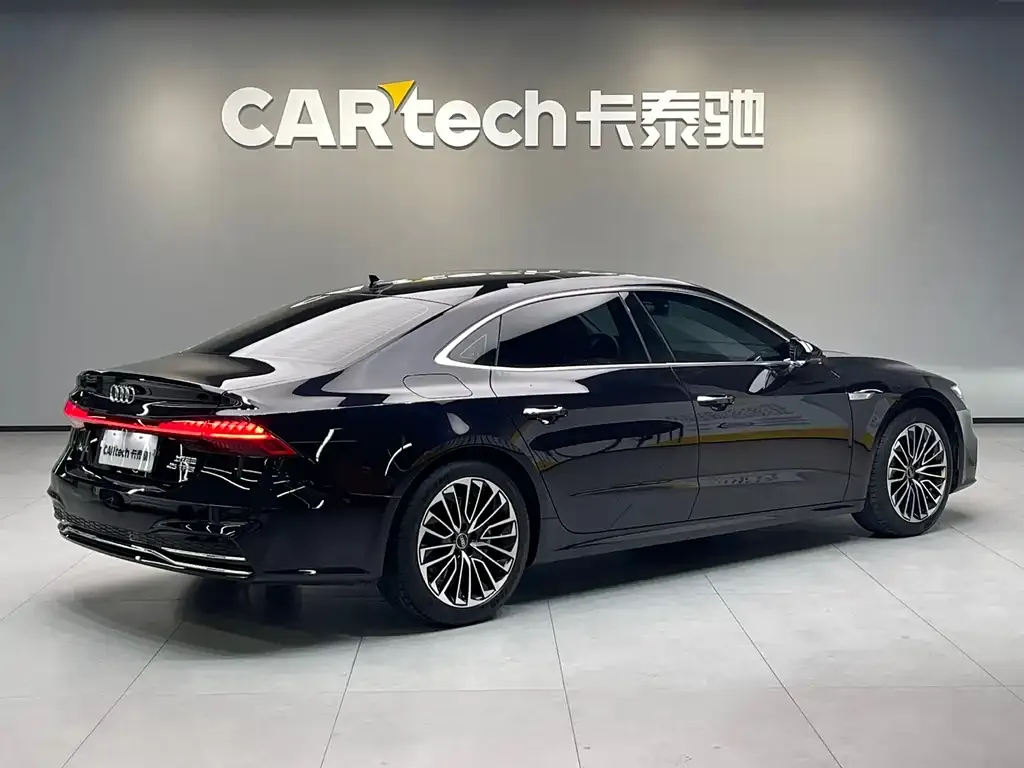 Audi A7L — фото 8