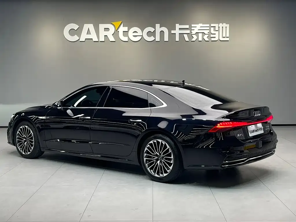 Audi A7L — фото 7