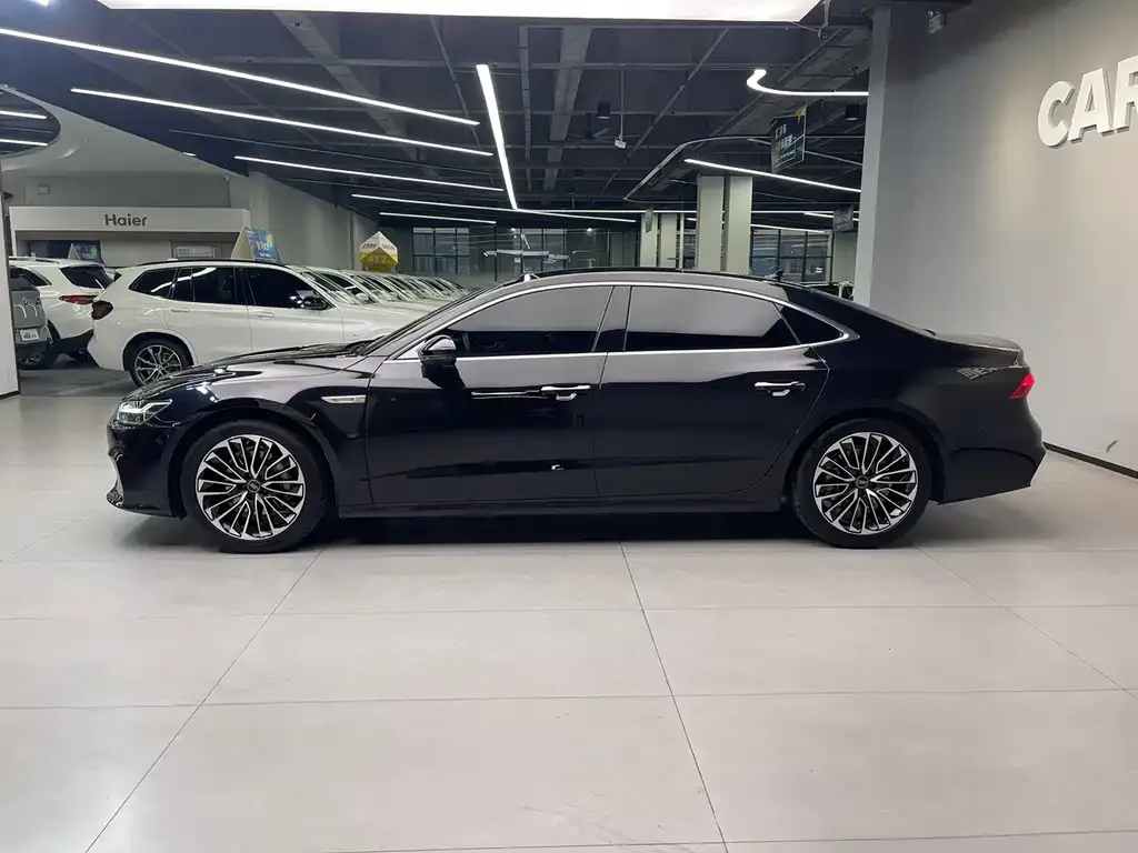 Audi A7L — фото 10