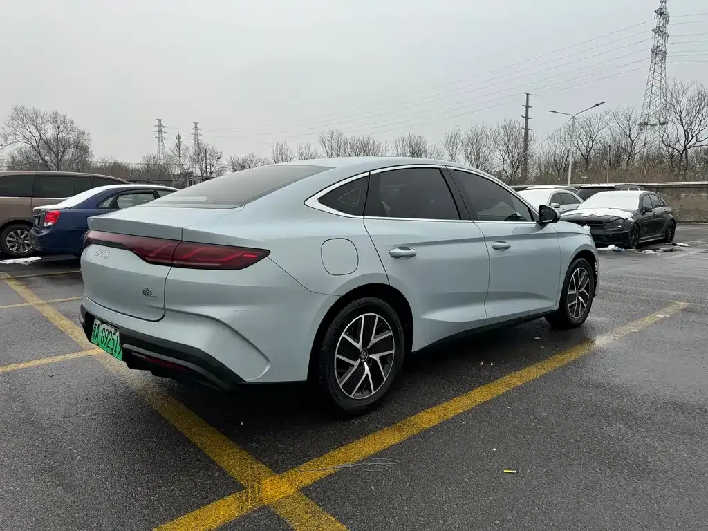 BYD Qin L — фото 8