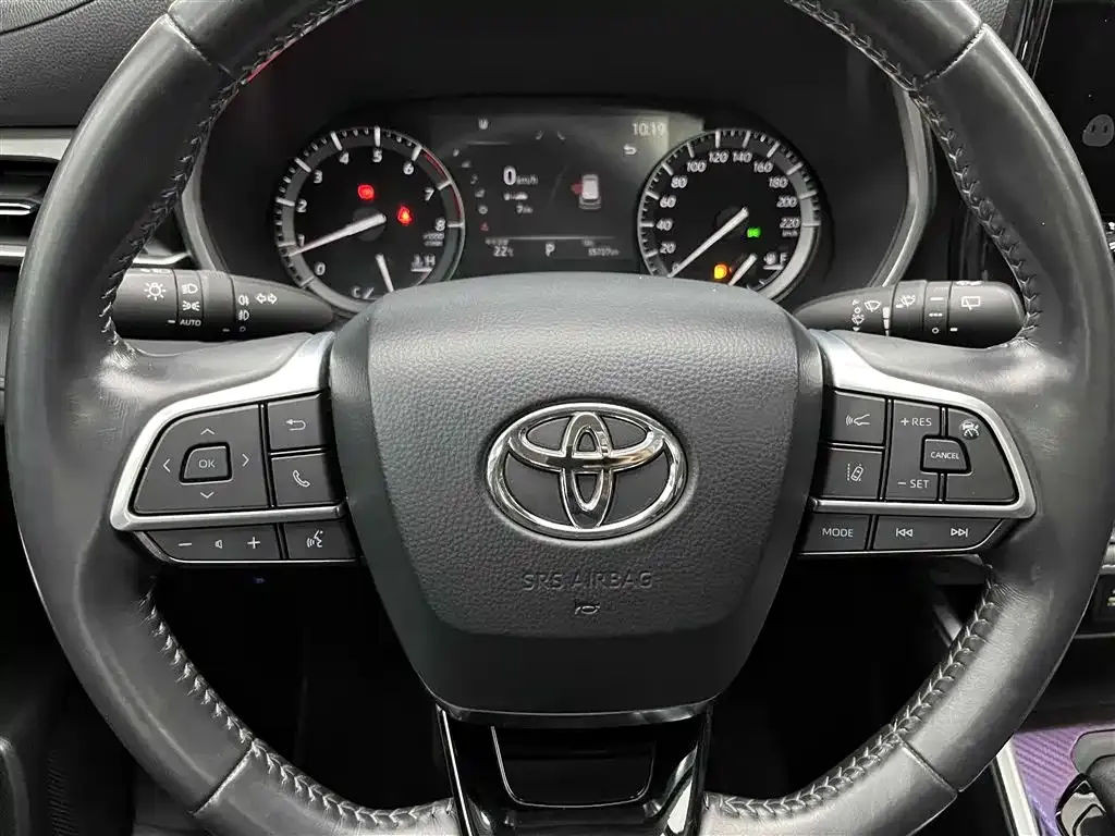 Toyota Highlander — фото 9