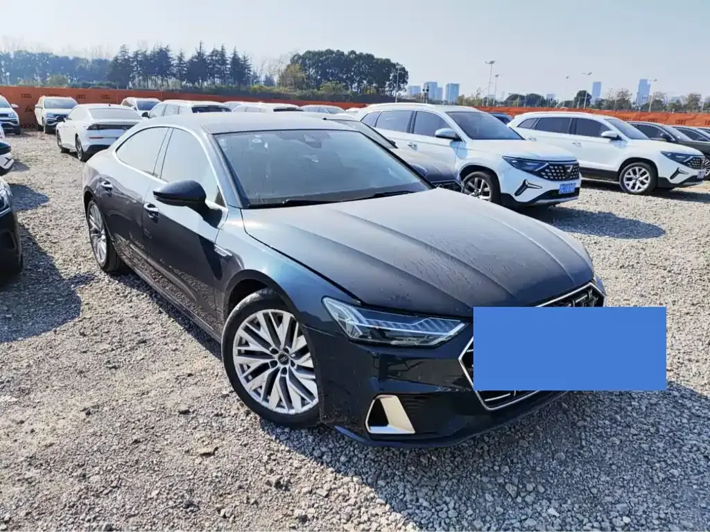 Audi A7L — фото 1