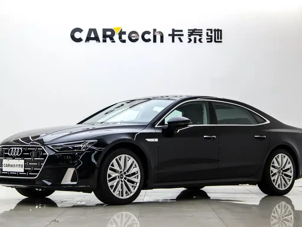 Audi A7L — фото 1