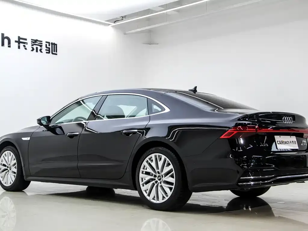 Audi A7L — фото 5