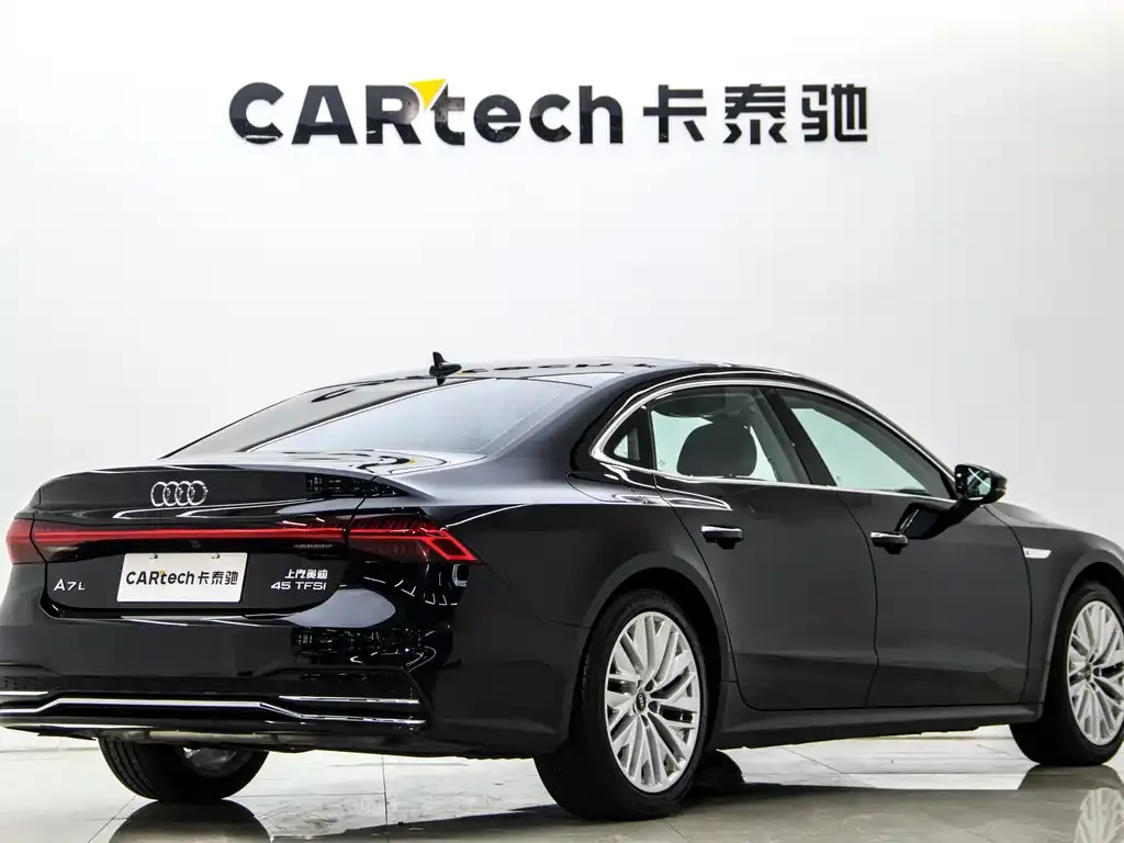 Audi A7L — фото 7