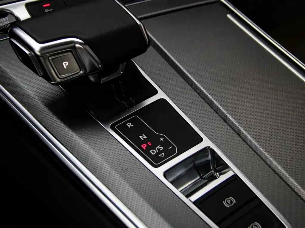 Audi A7L — фото 8