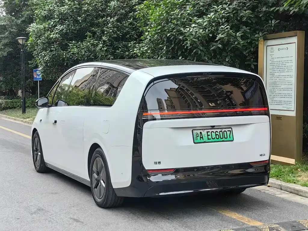 Li Auto MEGA 2024 из CN, фото 2