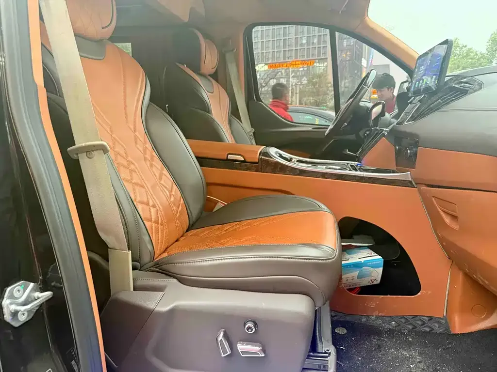 Ford Tourneo — фото 3
