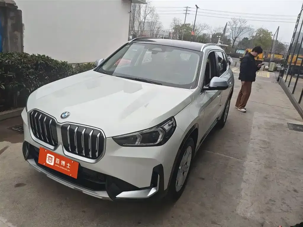 BMW X1 — фото 1