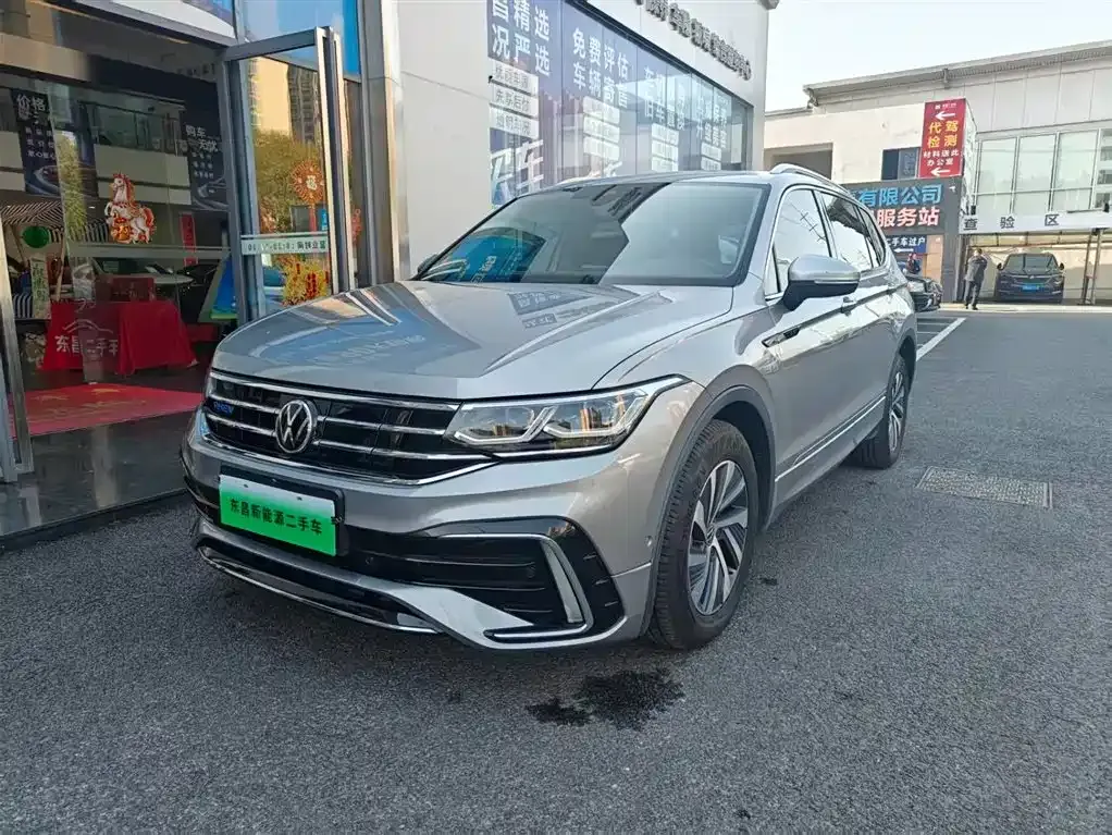 Volkswagen Tiguan L New Energy — фото 1