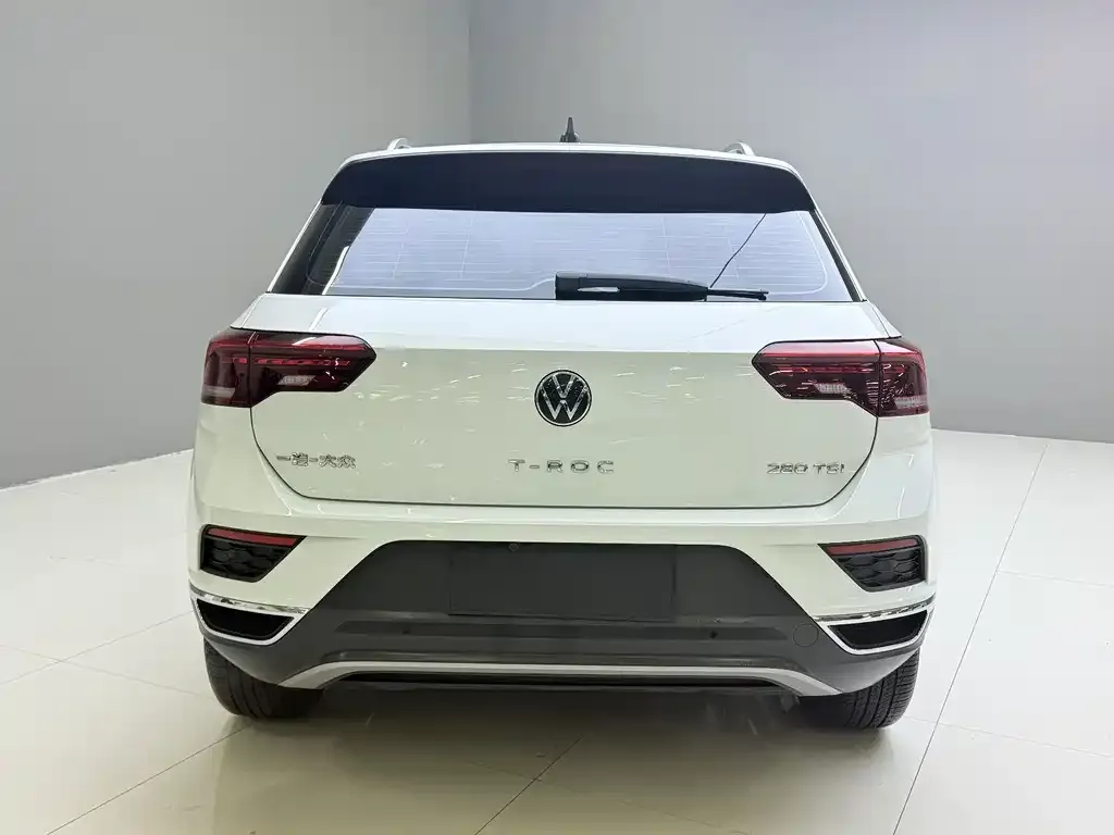 Volkswagen T-Roc — фото 9