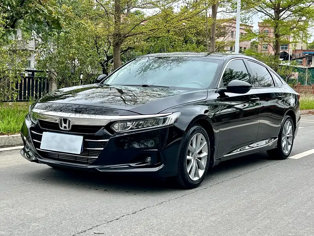 Honda Accord — фото 1