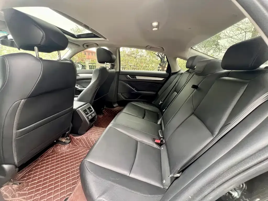 Honda Accord — фото 6