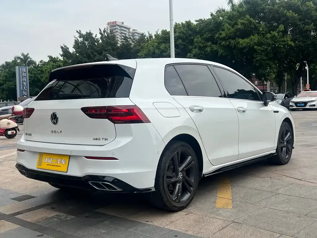 Volkswagen Golf 2023 из CN, фото 9