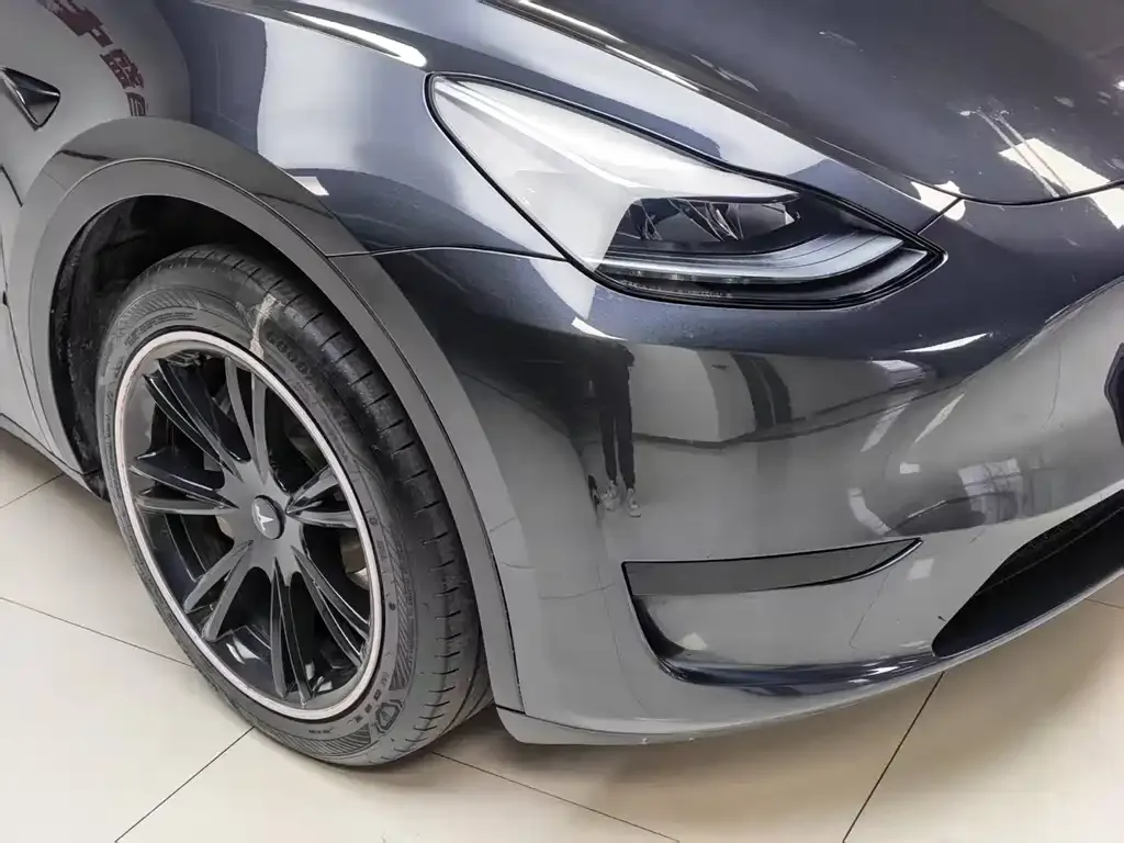 Tesla Model Y — фото 7