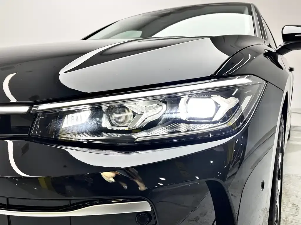 Volkswagen Passat — фото 8