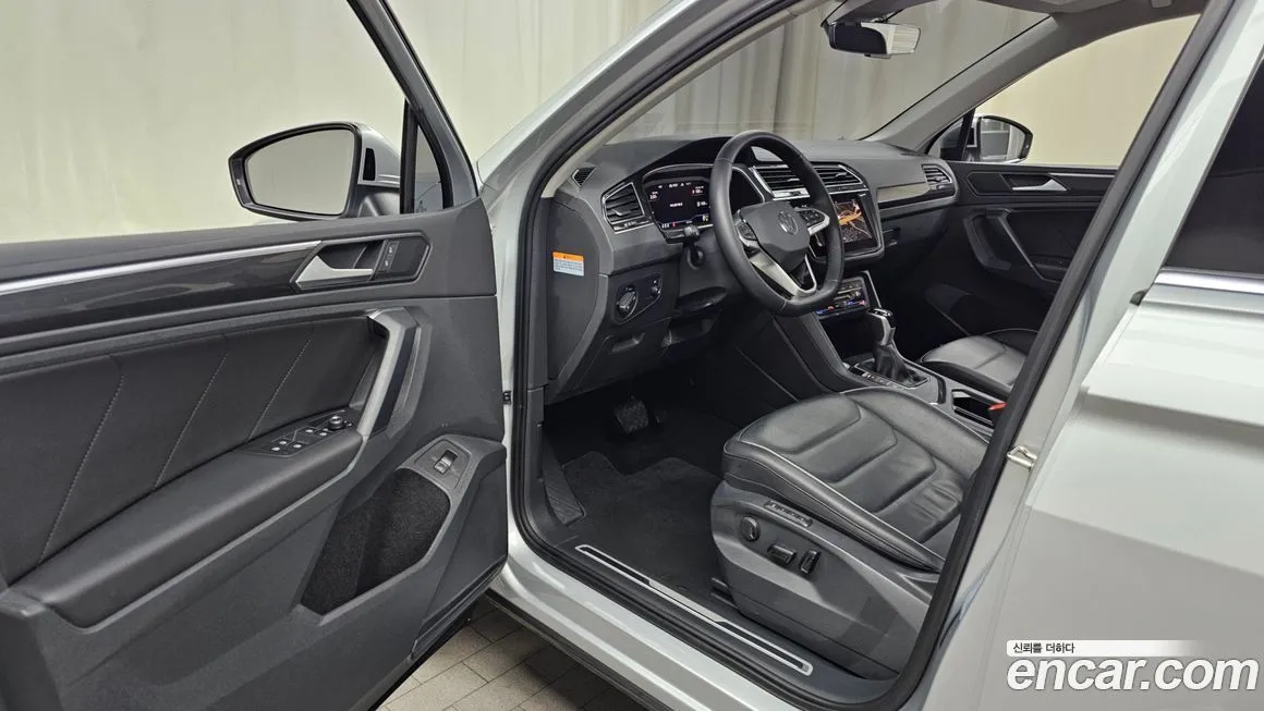 Volkswagen Tiguan — фото 10