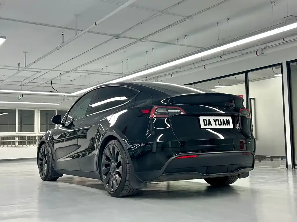 Tesla Model Y — фото 7