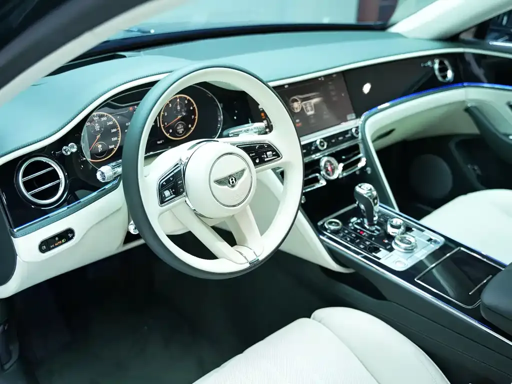 Bentley Flying Spur 2023 из CN, фото 9