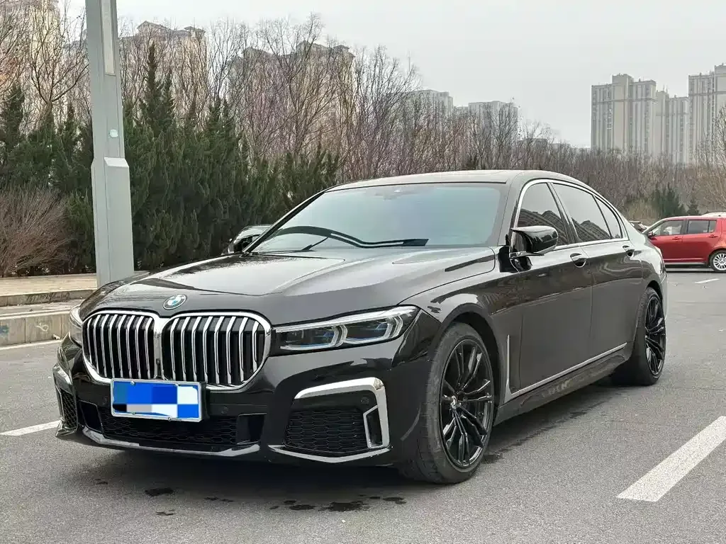 BMW 7 Series — фото 1