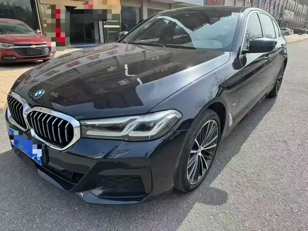 BMW 5 Series — фото 1