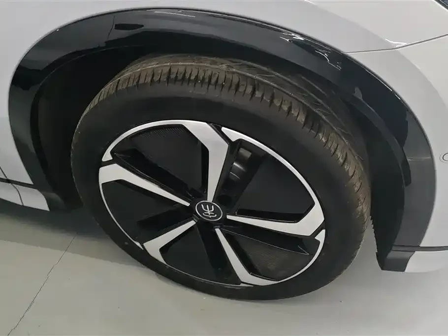 BYD L EV 2025 из CN, фото 9
