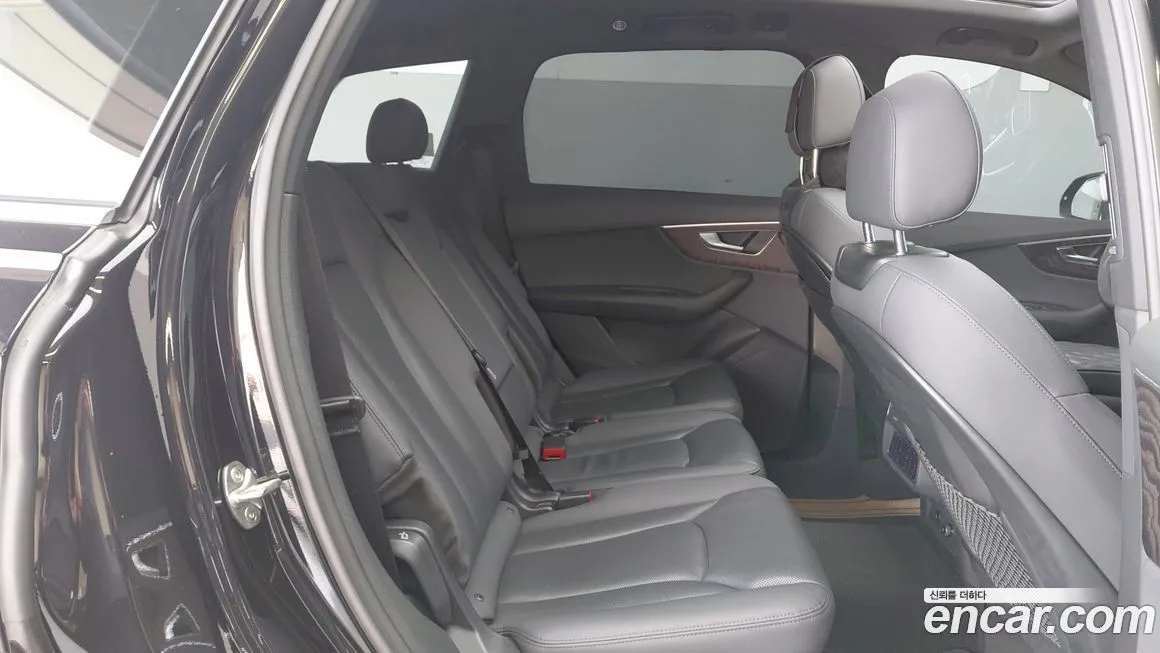 Audi Q7 2021 из KR, фото 6