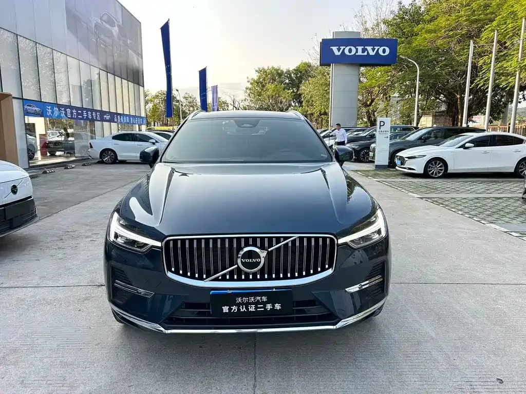 Volvo XC60 — фото 8